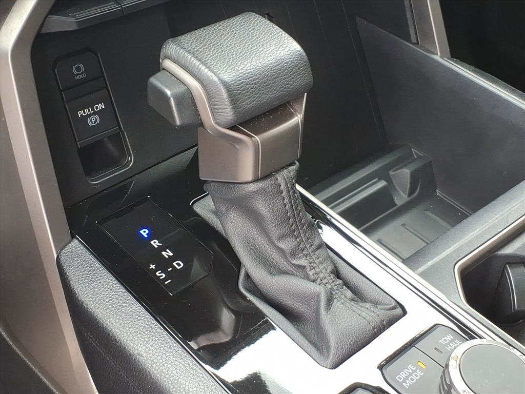 Used 2022 Toyota Tundra SR5 w/ SR5 Premium Package AWD/4WD image 31