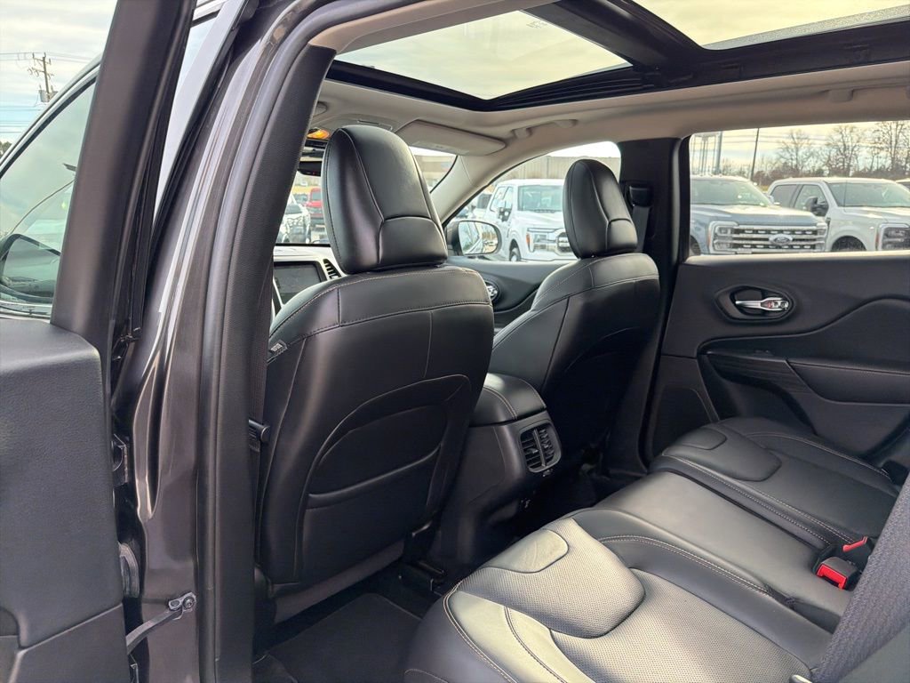 Used 2016 Jeep Cherokee Limited w/ Luxury Group image 14