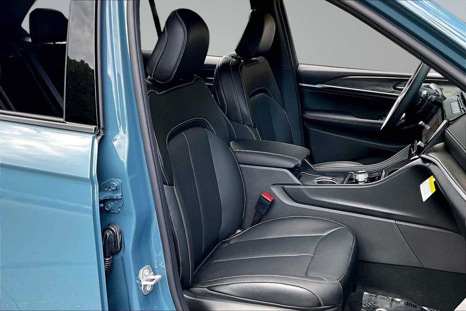 New 2027 Jeep Grand Cherokee Limited AWD/4WD image 9