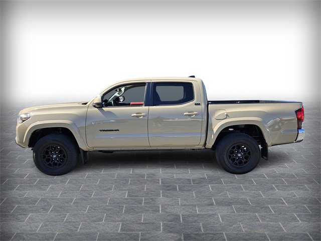 Used 2020 Toyota Tacoma SR5 w/ Blackout Package image 4