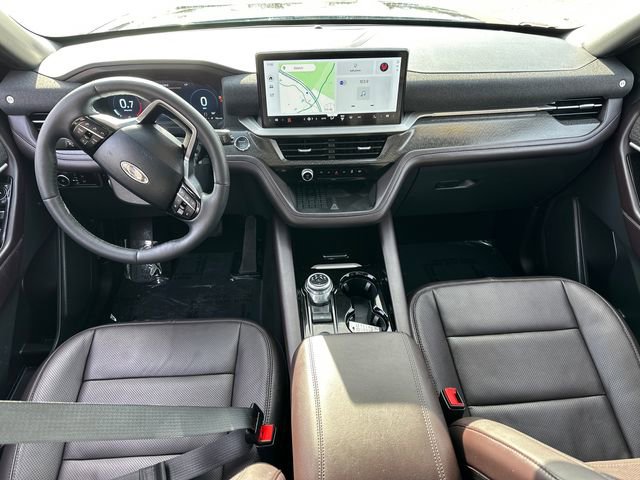 Used 2025 Ford Explorer Platinum w/ LUX Leather Package image 18
