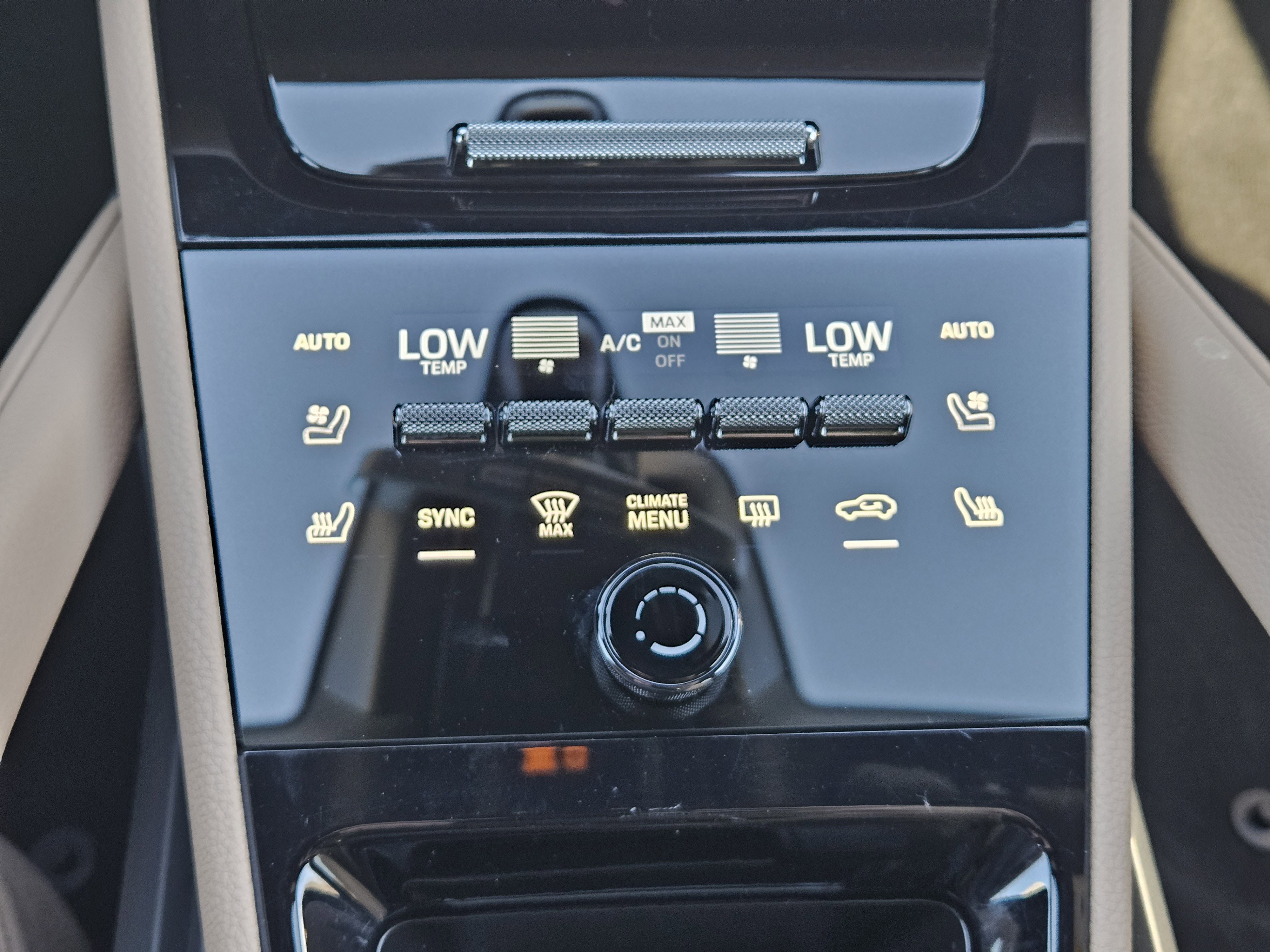 Certified 2025 Porsche Cayenne Coupe image 19