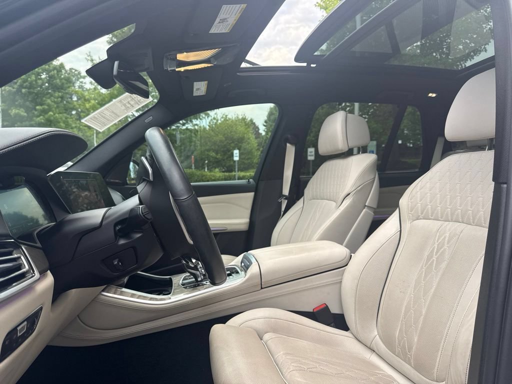Used 2021 BMW X5 M50i w/ Executive Package AWD/4WD image 9