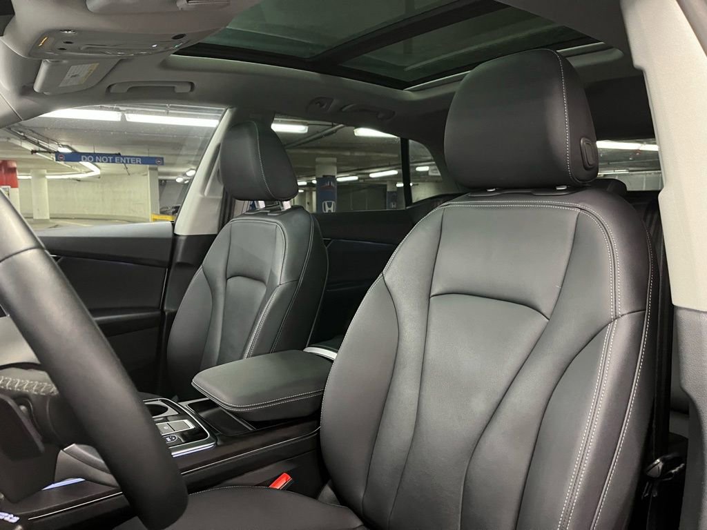 Used 2023 Audi Q8 Premium image 16