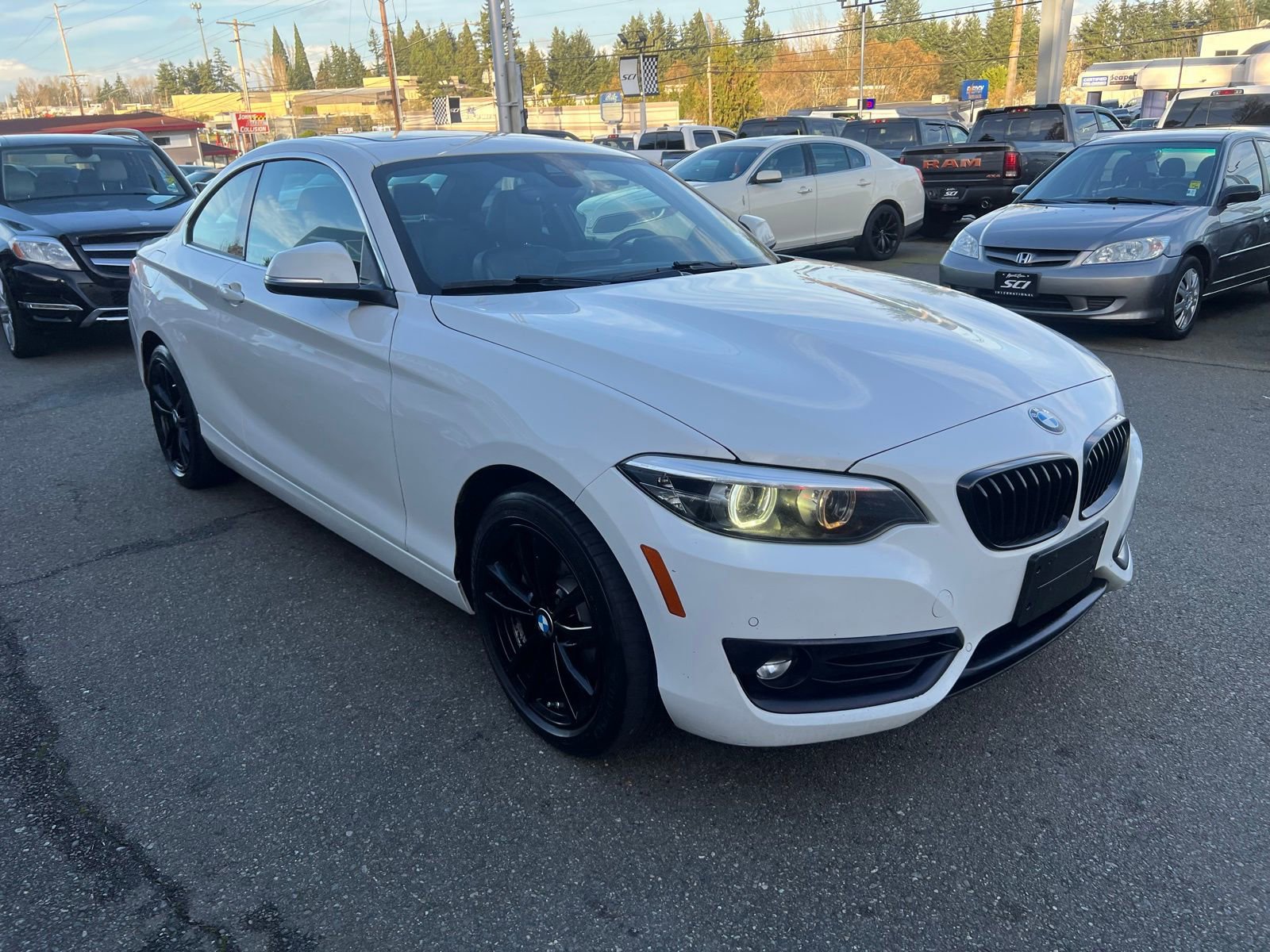 Used 2019 BMW 230i Coupe w/ Convenience Package RWD image 2