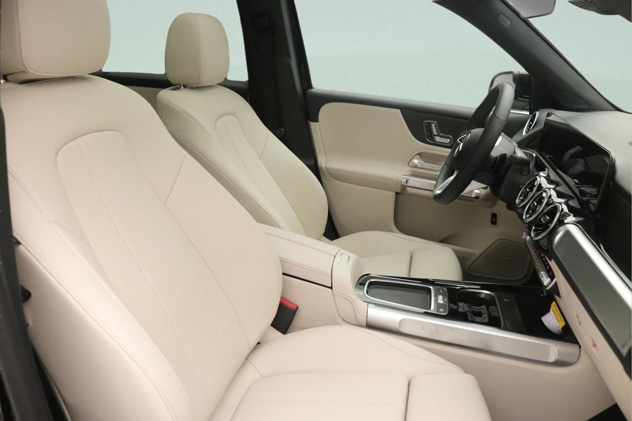 New 2026 Mercedes-Benz GLB 250 image 7