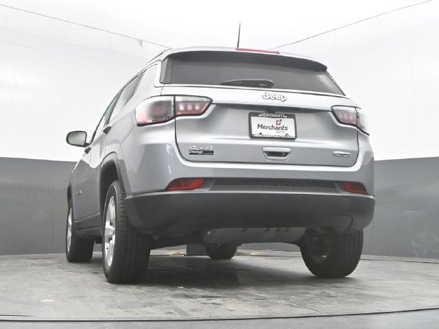 Used 2021 Jeep Compass Latitude w/ Convenience Group AWD/4WD image 37