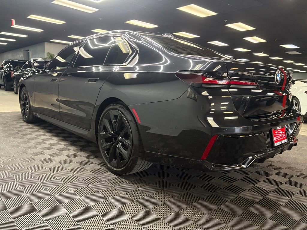 Used 2025 BMW 740i w/ Premium Package RWD image 9