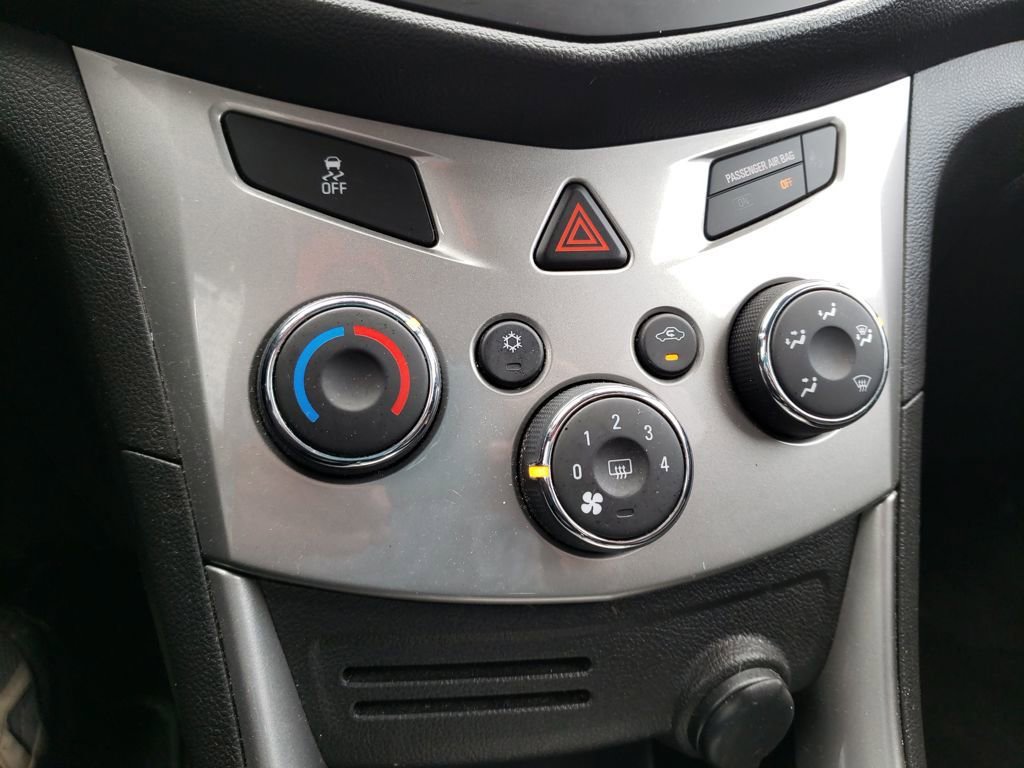 Used 2016 Chevrolet Trax LT w/ LT Convenience Package image 23