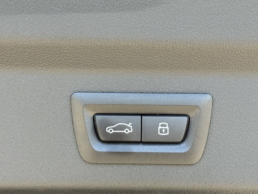 Used 2025 BMW X2 xDrive28i w/ Technology Package image 16