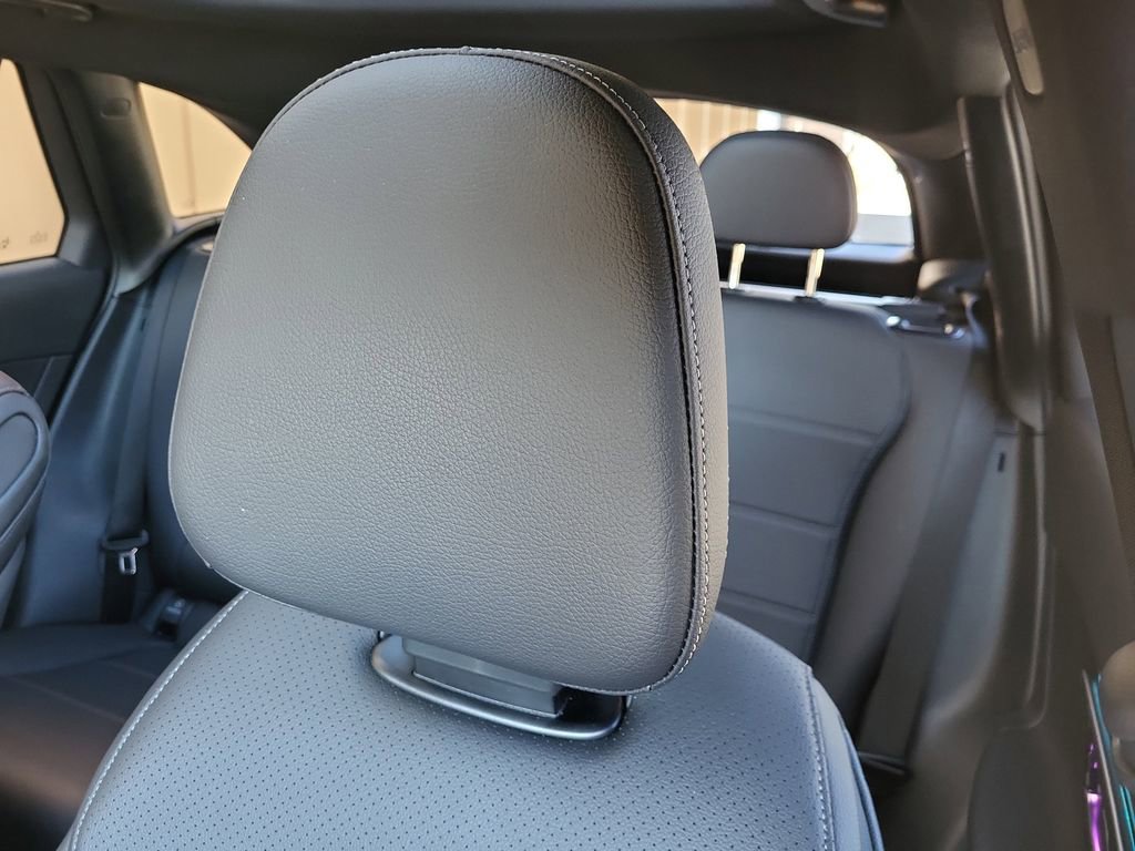 Used 2026 Mercedes-Benz GLC 300 4MATIC image 14