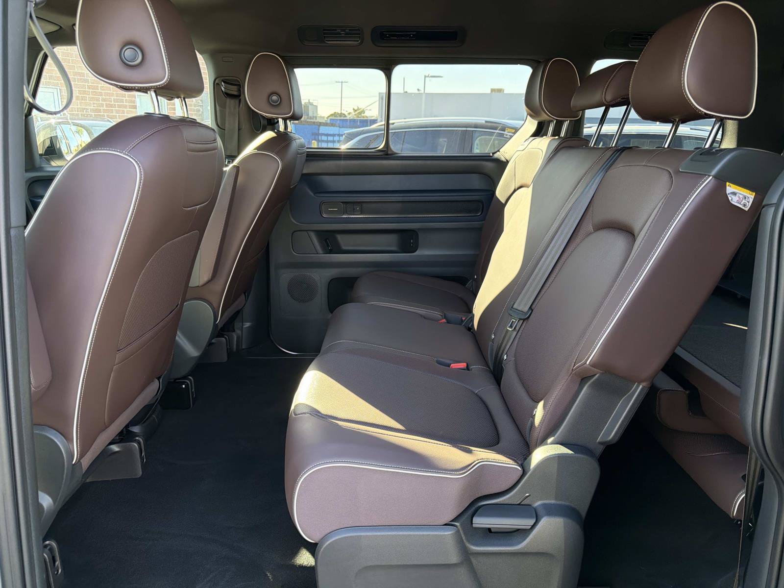 Certified 2025 Volkswagen ID. Buzz Pro S Plus RWD image 9