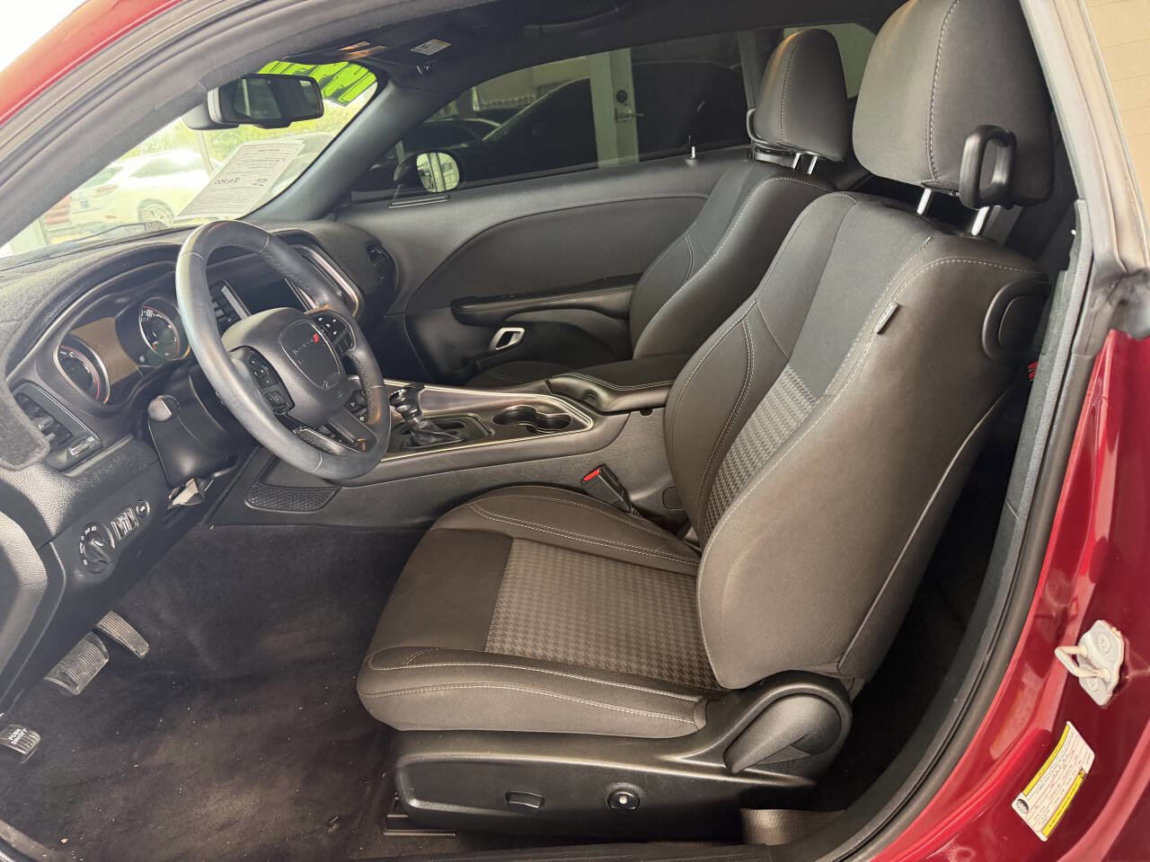 Used 2018 Dodge Challenger SXT image 6