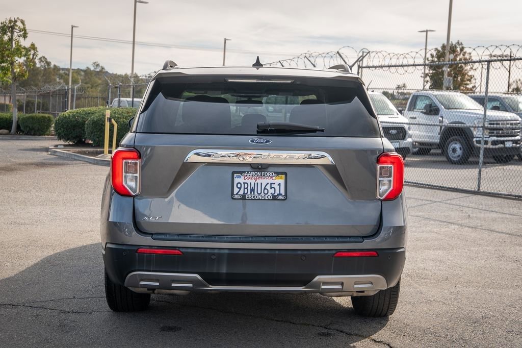 Used 2022 Ford Explorer XLT w/ Equipment Group 202A image 8
