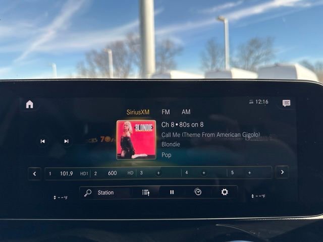 Certified 2022 Mercedes-Benz GLB 250 4MATIC image 17