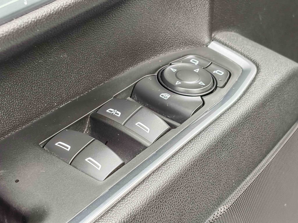 Used 2025 Chevrolet Silverado 2500 LT w/ Convenience Package image 44
