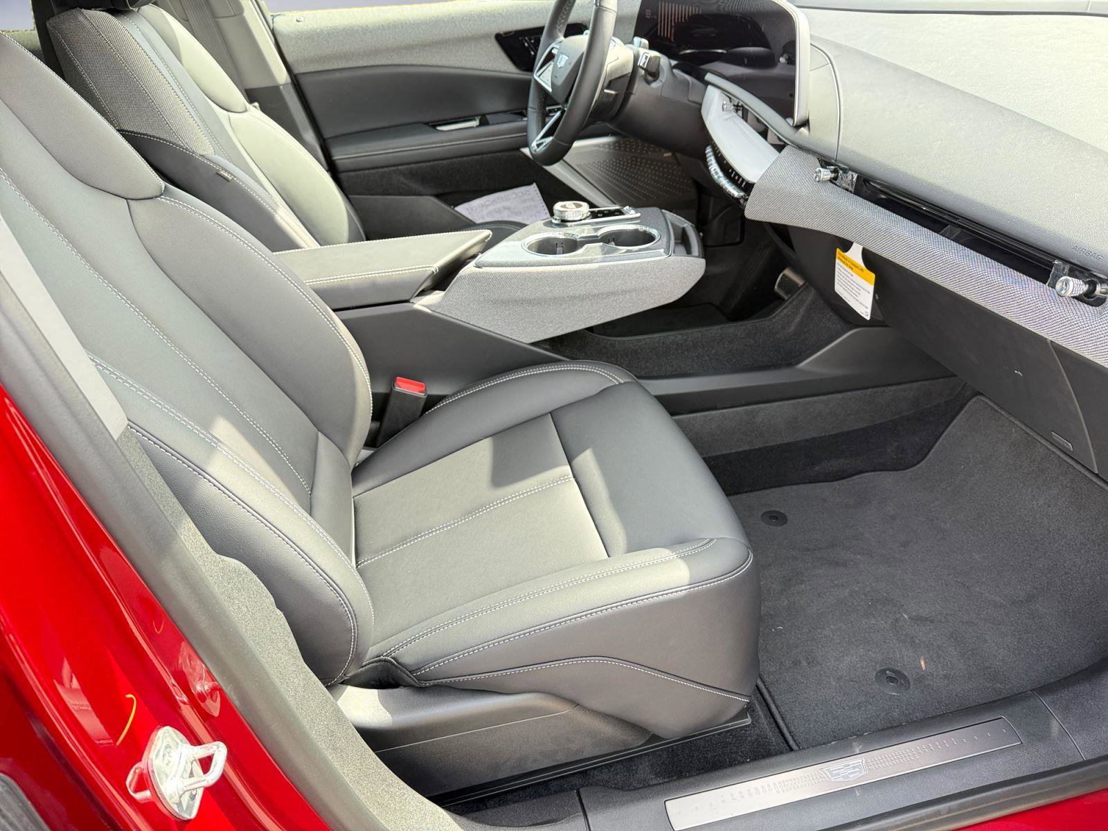 New 2026 Cadillac Optiq Luxury 1 image 13