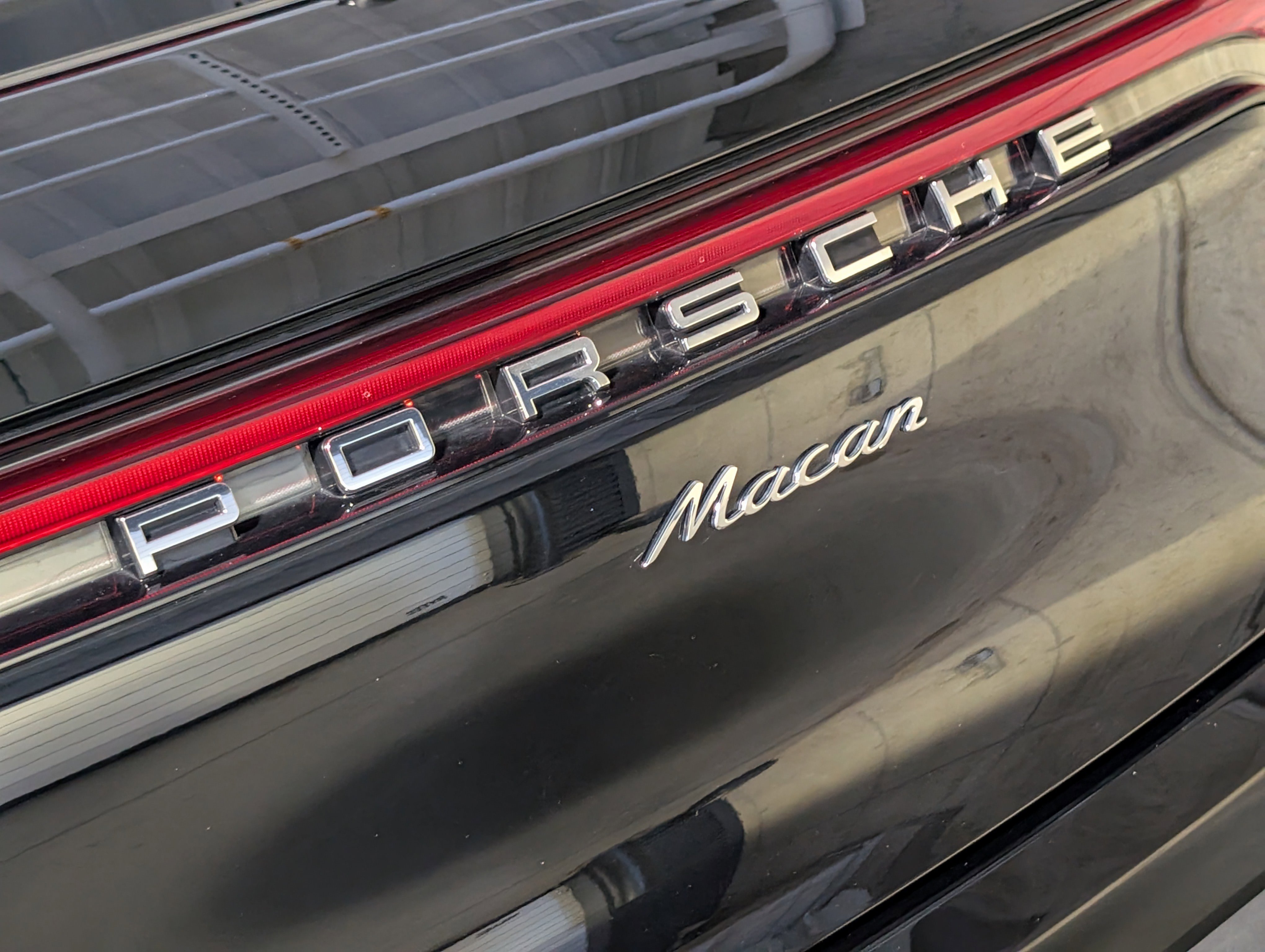 Certified 2026 Porsche Macan image 17