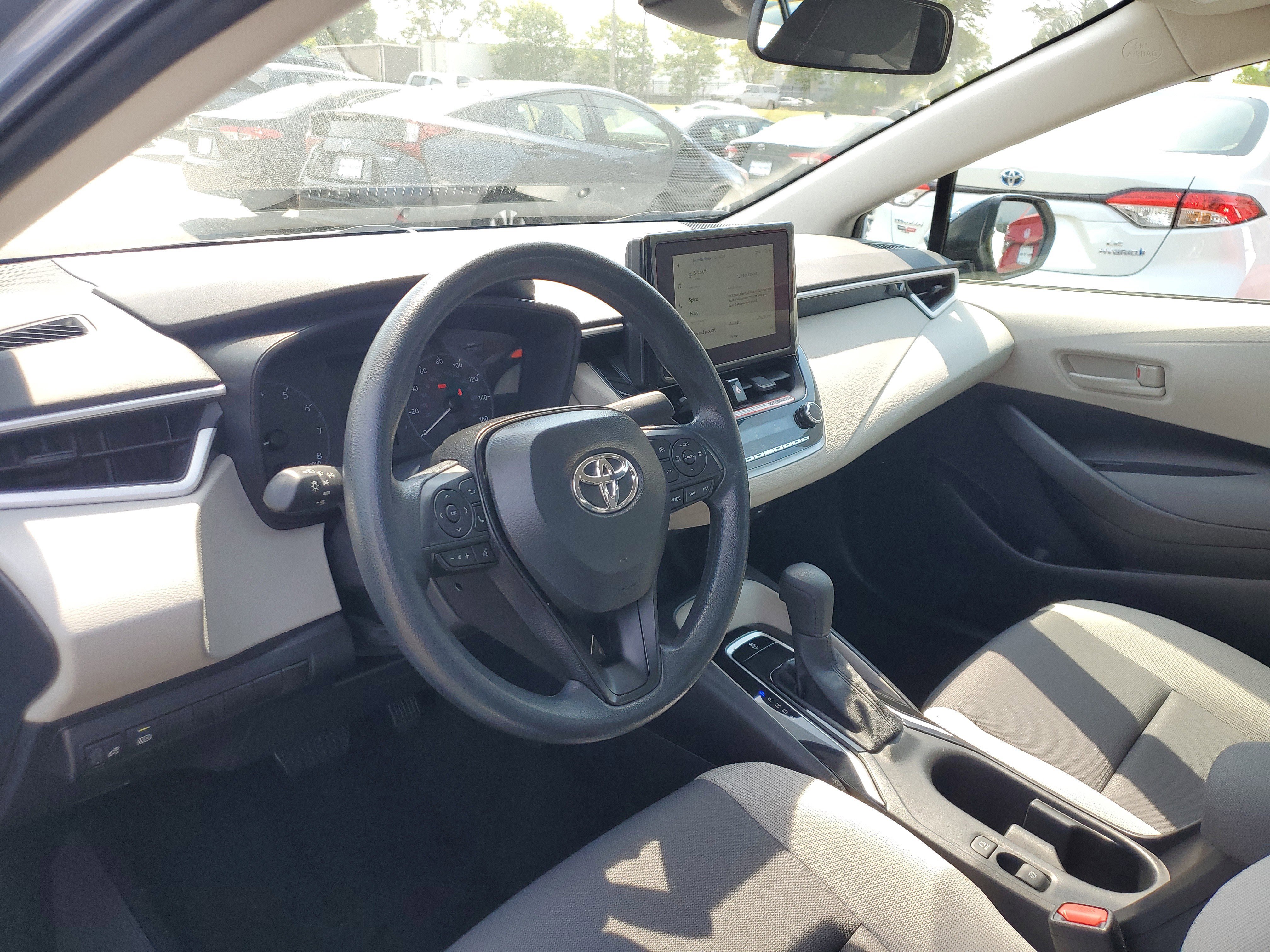 Used 2025 Toyota Corolla LE FWD image 18