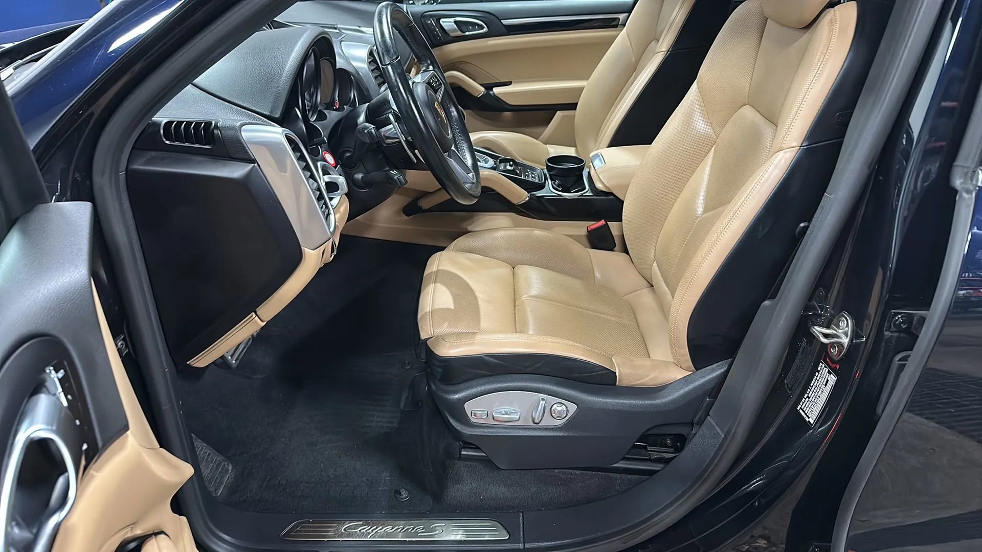 Used 2017 Porsche Cayenne S image 9