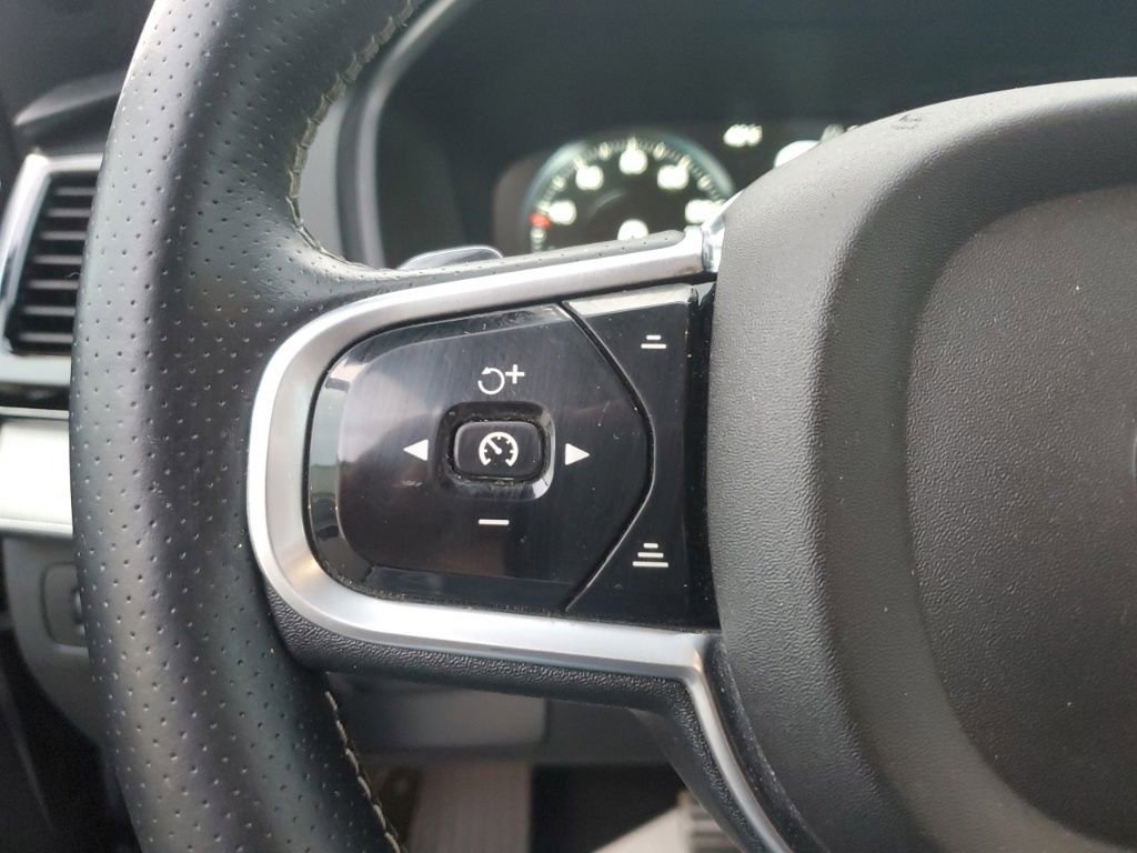 Used 2016 Volvo XC90 T6 R-Design w/ Vision Package image 14