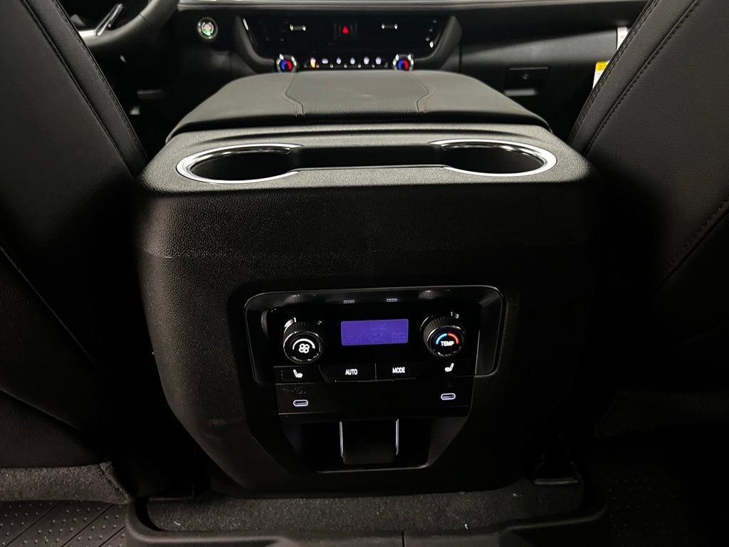 New 2026 Chevrolet Suburban RST w/ Comfort Package AWD/4WD image 35