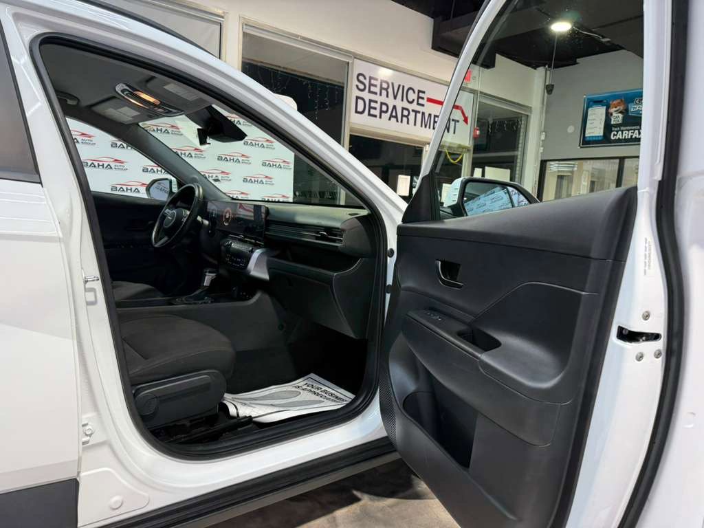 Used 2025 Hyundai Kona SEL image 51