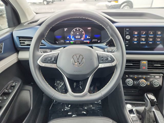 Used 2024 Volkswagen Taos SE image 32