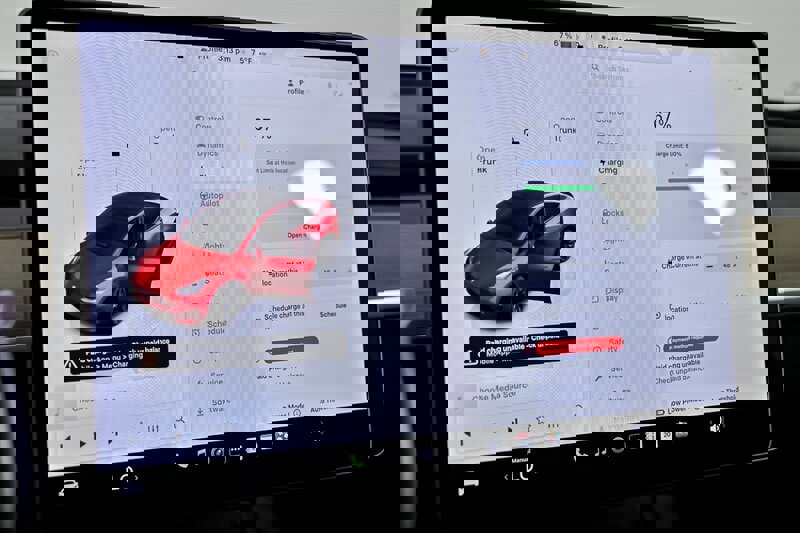 Used 2022 Tesla Model Y Long Range image 32