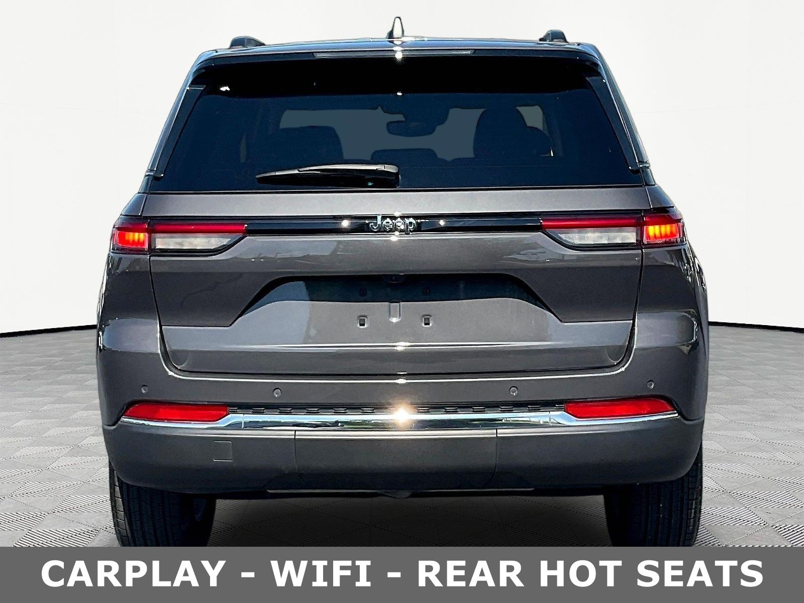 Used 2024 Jeep Grand Cherokee Limited AWD/4WD image 5