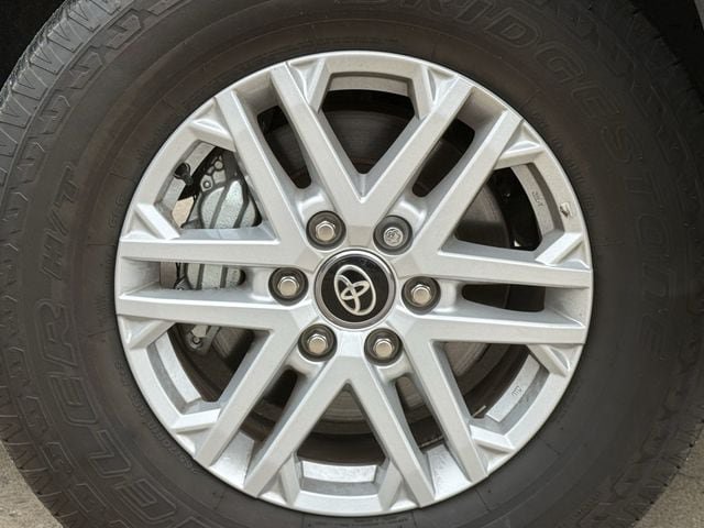 Used 2025 Toyota Tundra SR5 AWD/4WD image 10