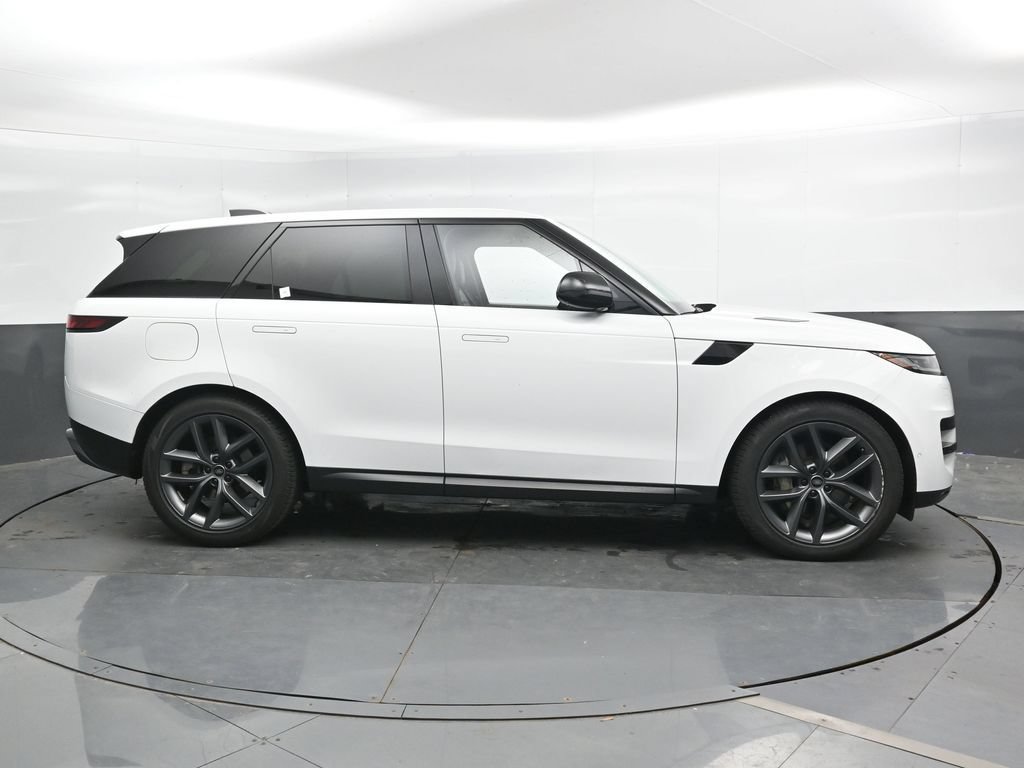 Used 2024 Land Rover Range Rover Sport SE AWD/4WD image 4