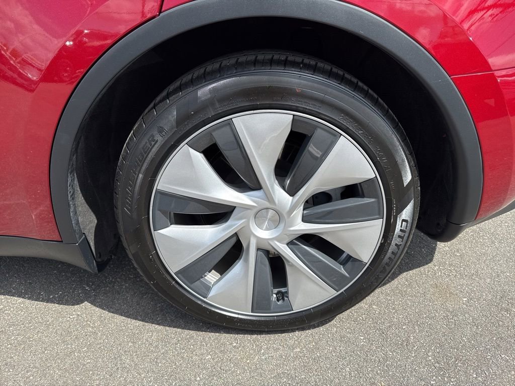 Used 2024 Tesla Model Y Long Range image 33