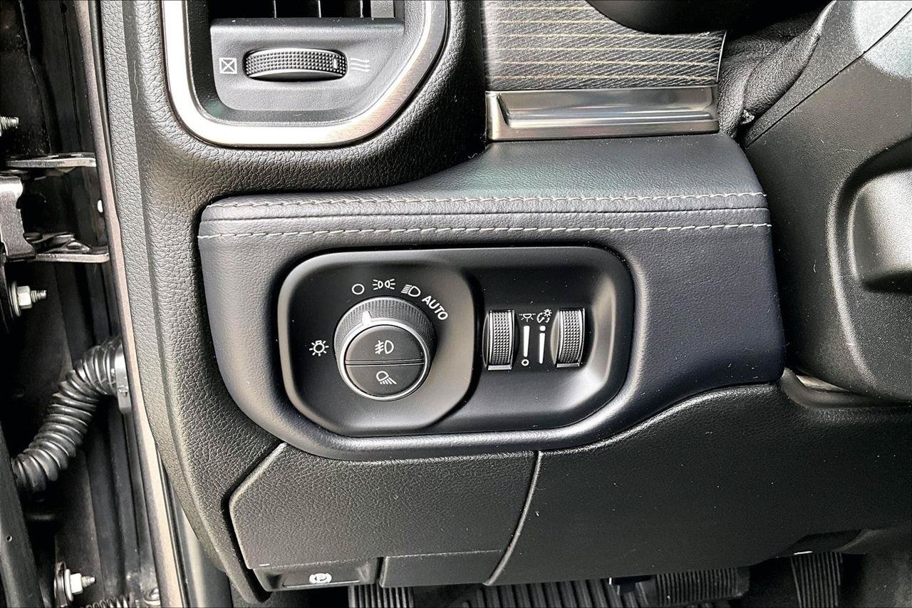 Used 2019 RAM 3500 Limited AWD/4WD image 38
