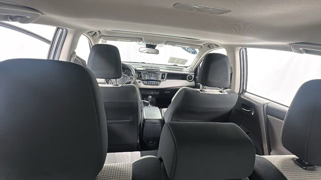Used 2018 Toyota RAV4 XLE image 18