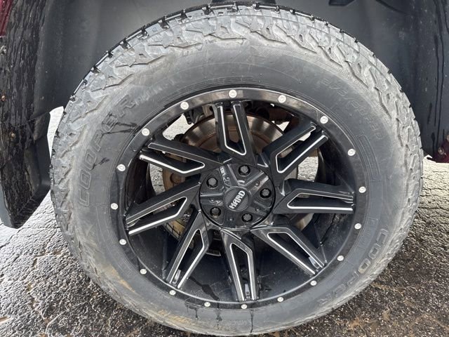 Used 2017 RAM 1500 Classic SLT image 12