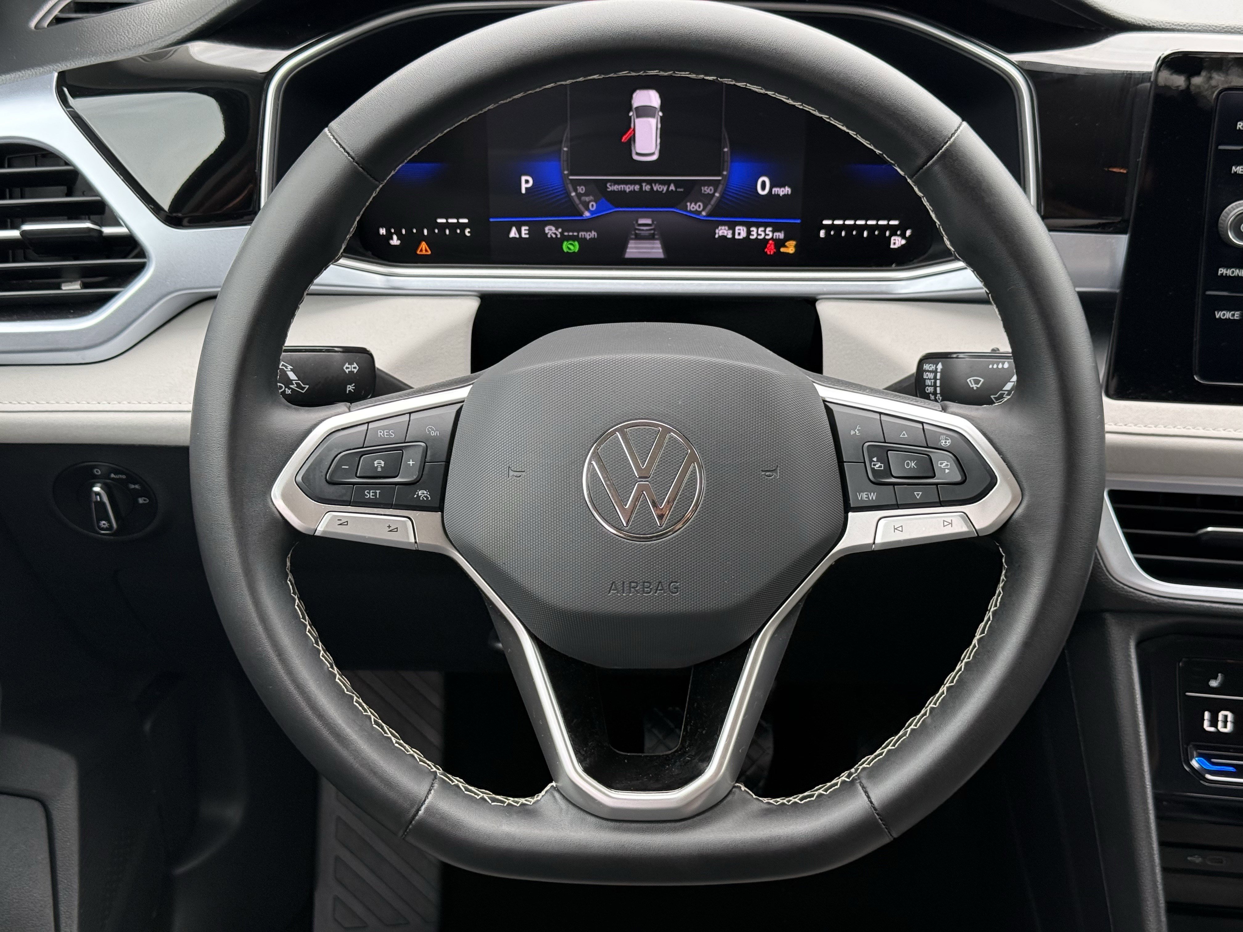 Used 2025 Volkswagen Taos SE image 14