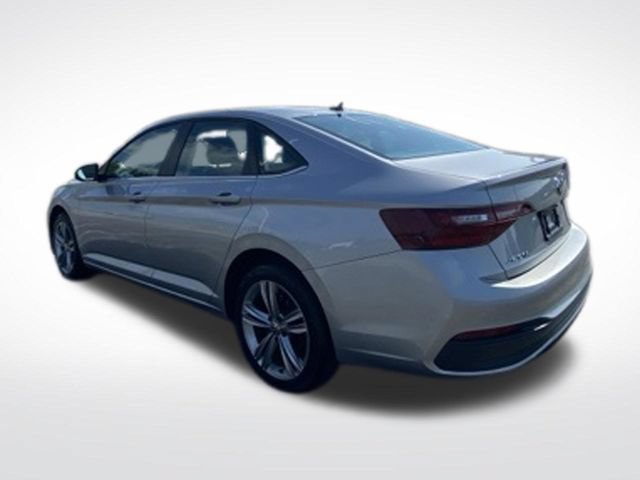 Used 2024 Volkswagen Jetta SE FWD image 5