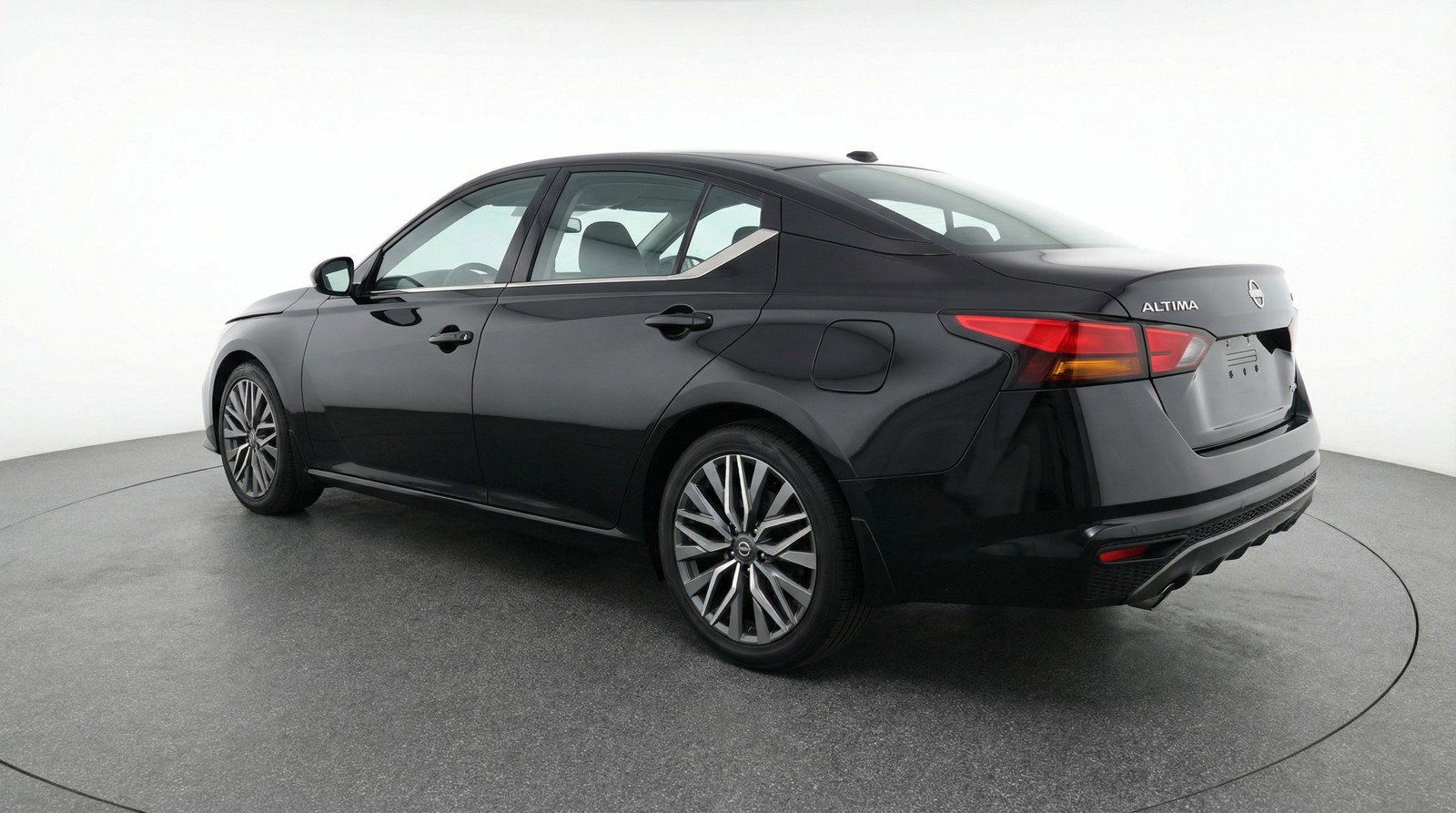 Used 2025 Nissan Altima 2.5 SV image 6