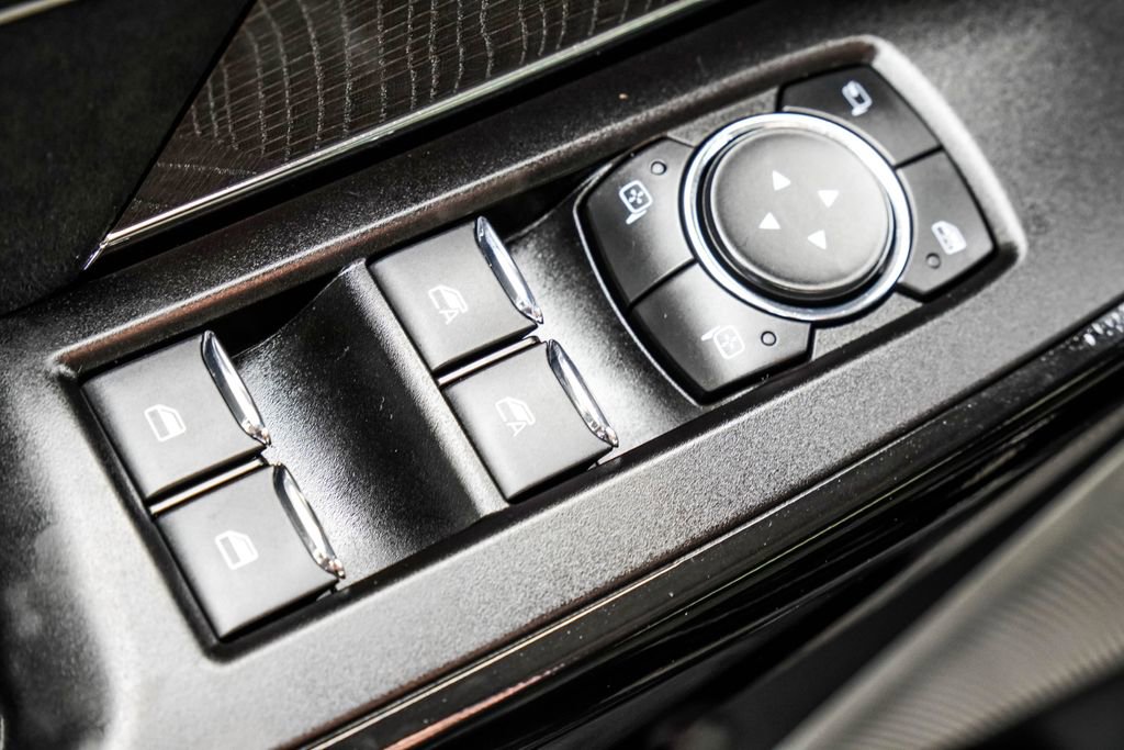 Used 2022 Ford F150 Lightning Platinum image 40