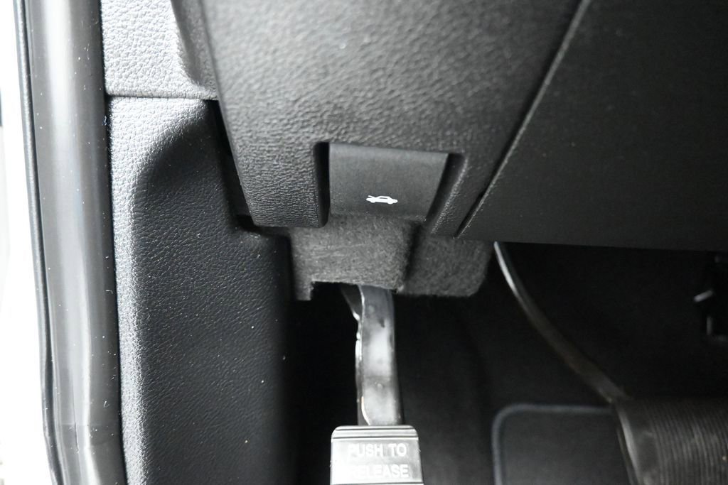 Used 2019 Dodge Durango R/T w/ Blacktop Package AWD/4WD image 28