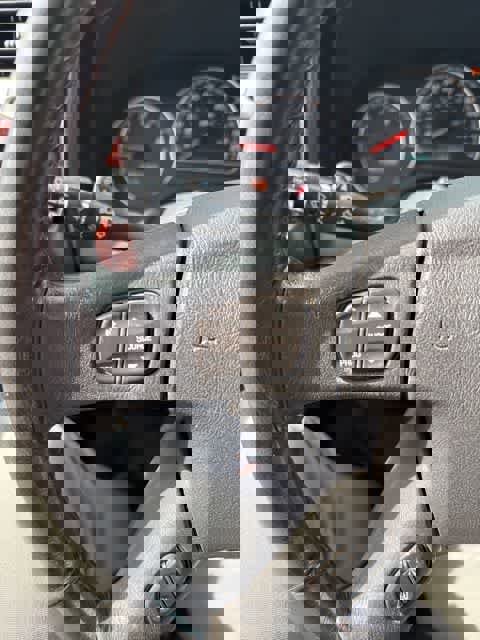 Used 2005 GMC Envoy SLT image 17