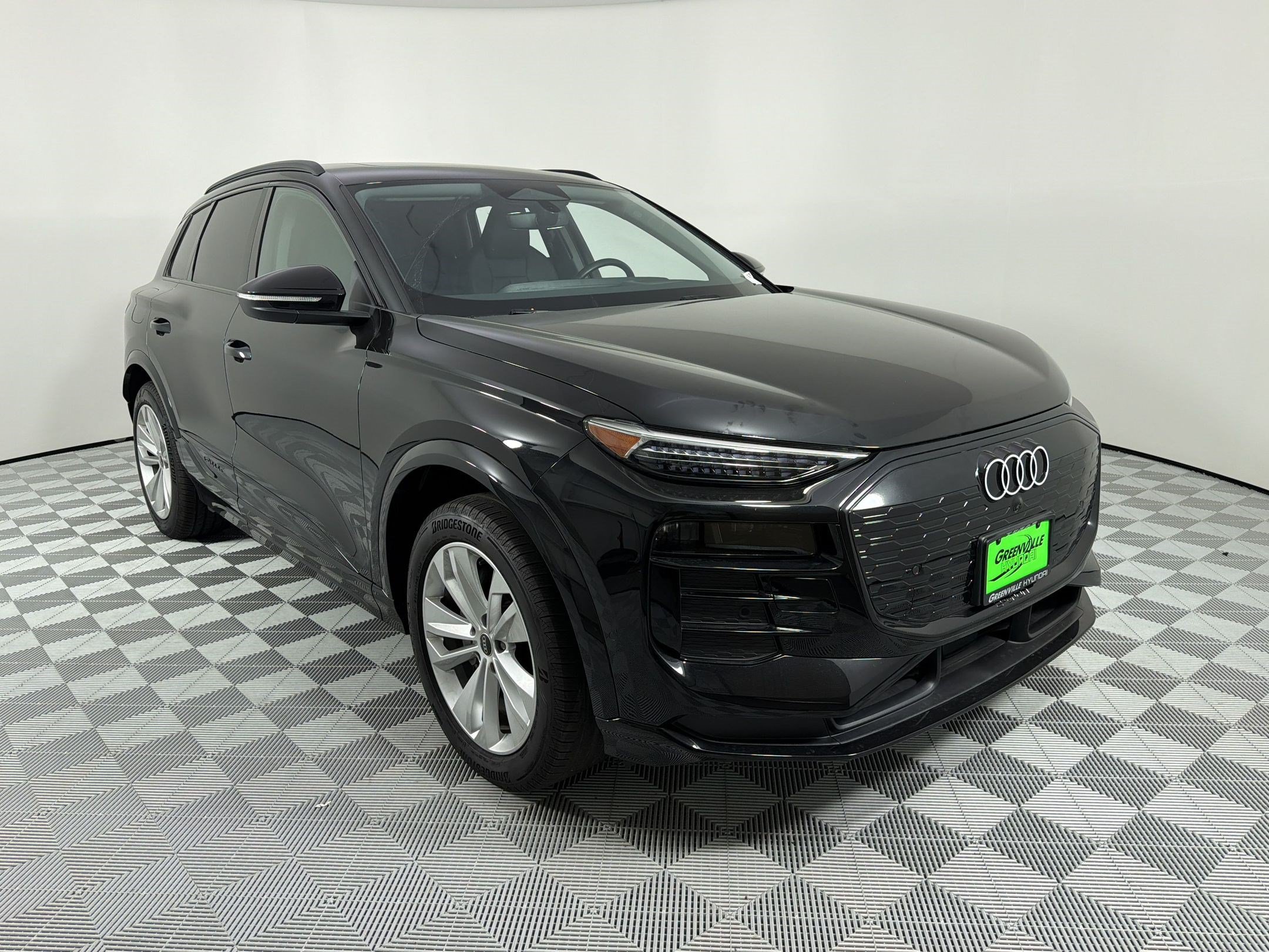 Used 2025 Audi Q6 e-tron Premium Plus w/ Premium Plus RWD image 7
