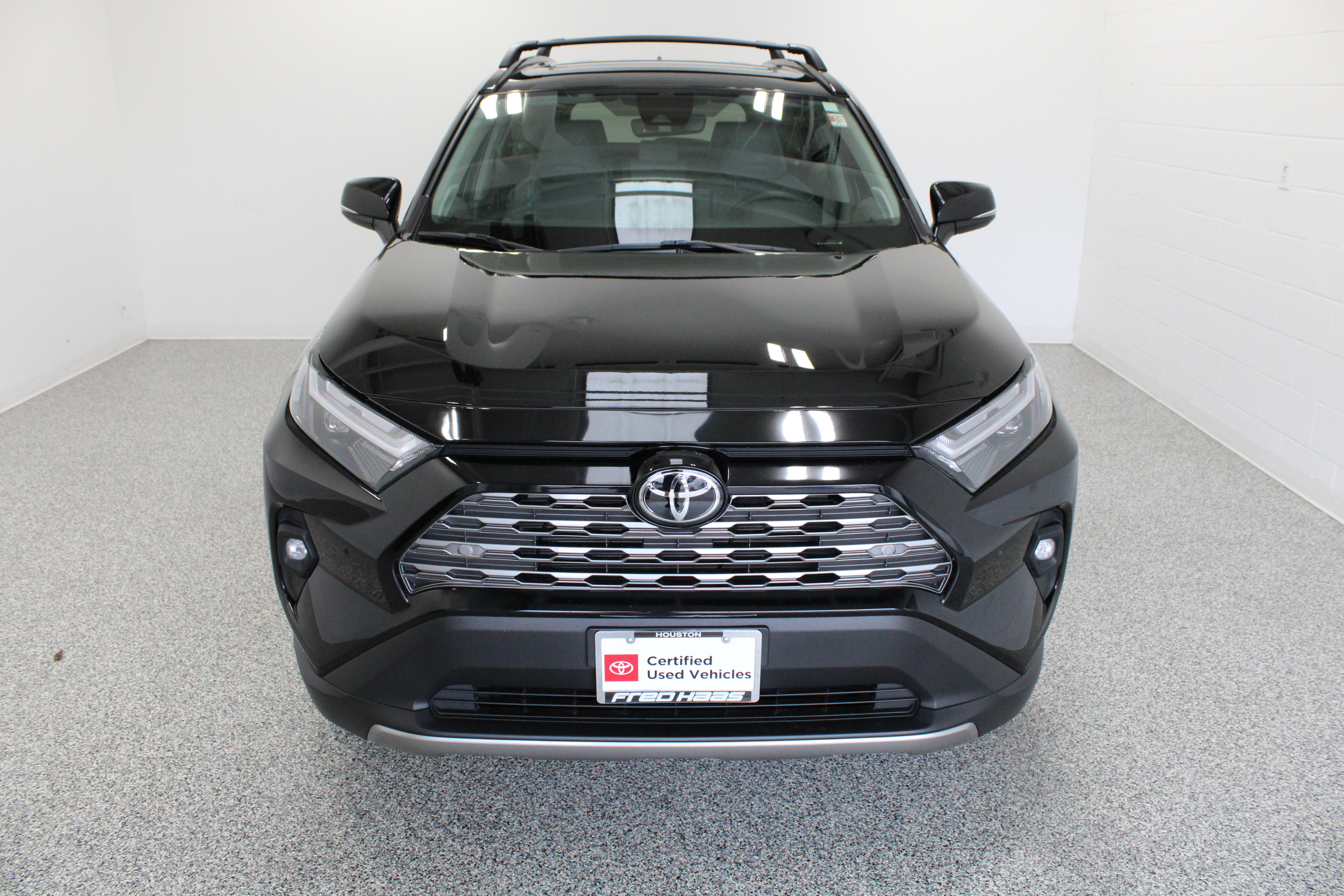 Certified 2025 Toyota RAV4 Limited FWD image 3
