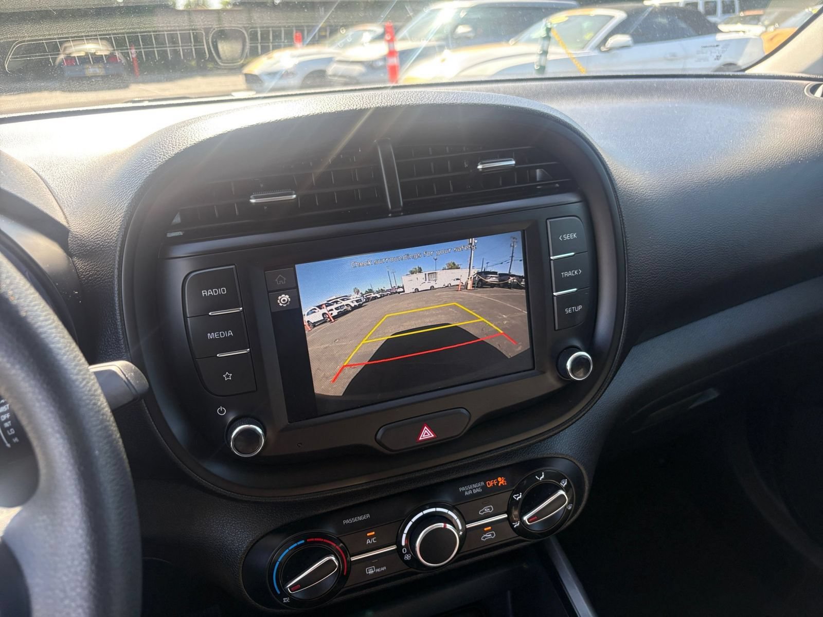 Used 2025 Kia Soul LX w/ LX Technology Package FWD image 22