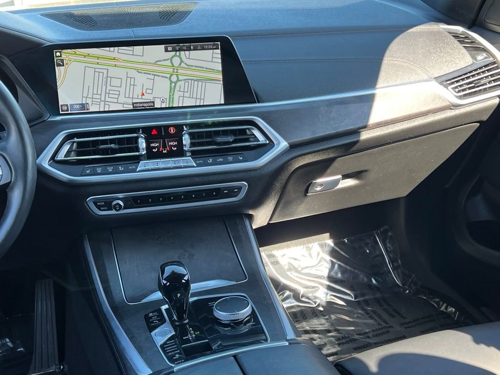 Used 2022 BMW X5 xDrive40i w/ Parking Assistance Package image 26