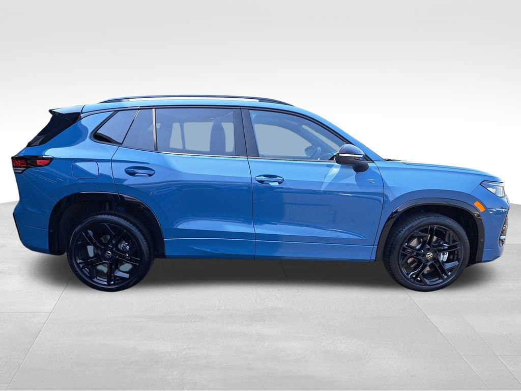 New 2025 Volkswagen Tiguan SE R-Line AWD/4WD image 4