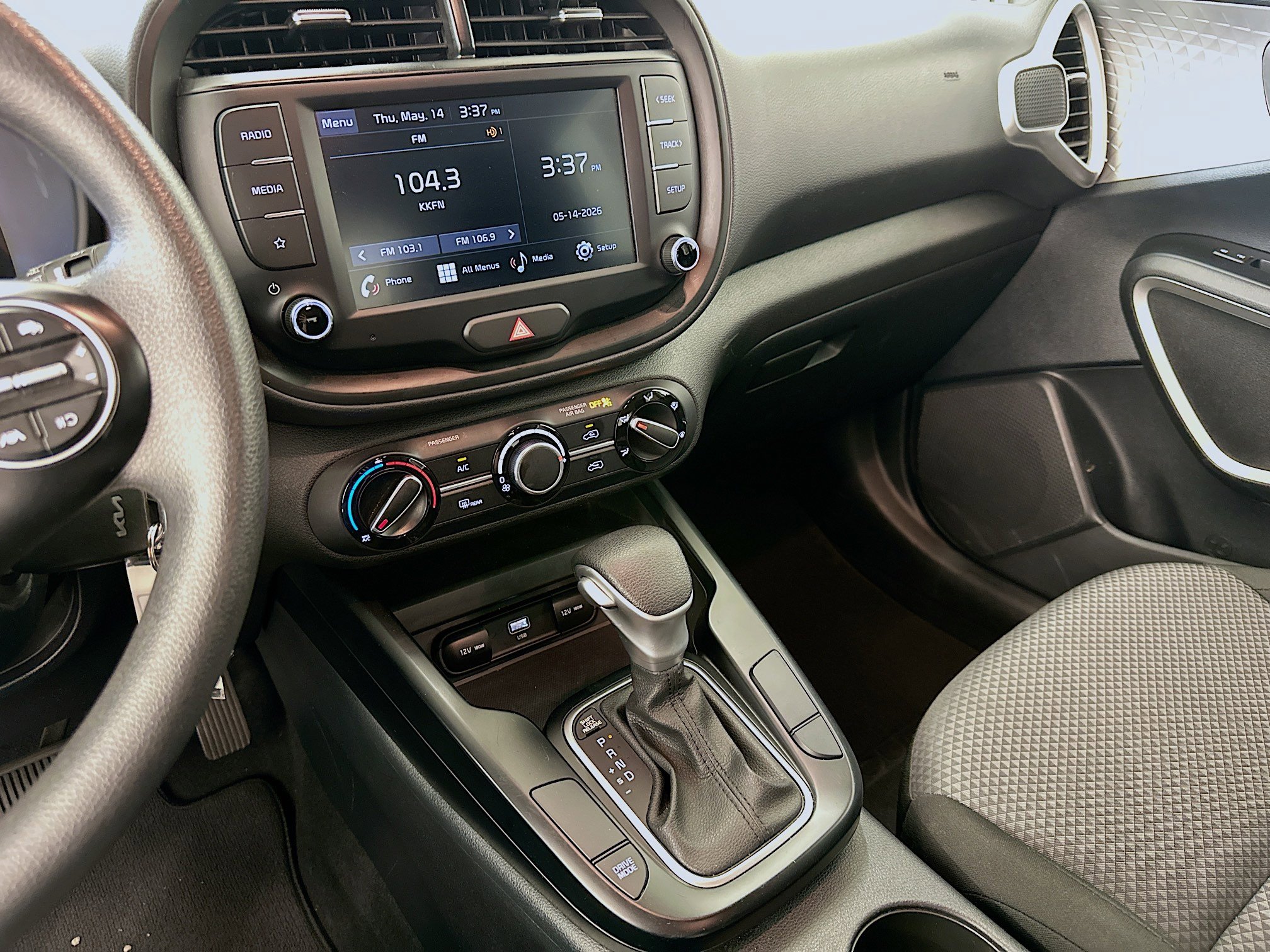 Used 2025 Kia Soul LX w/ LX Technology Package FWD image 25