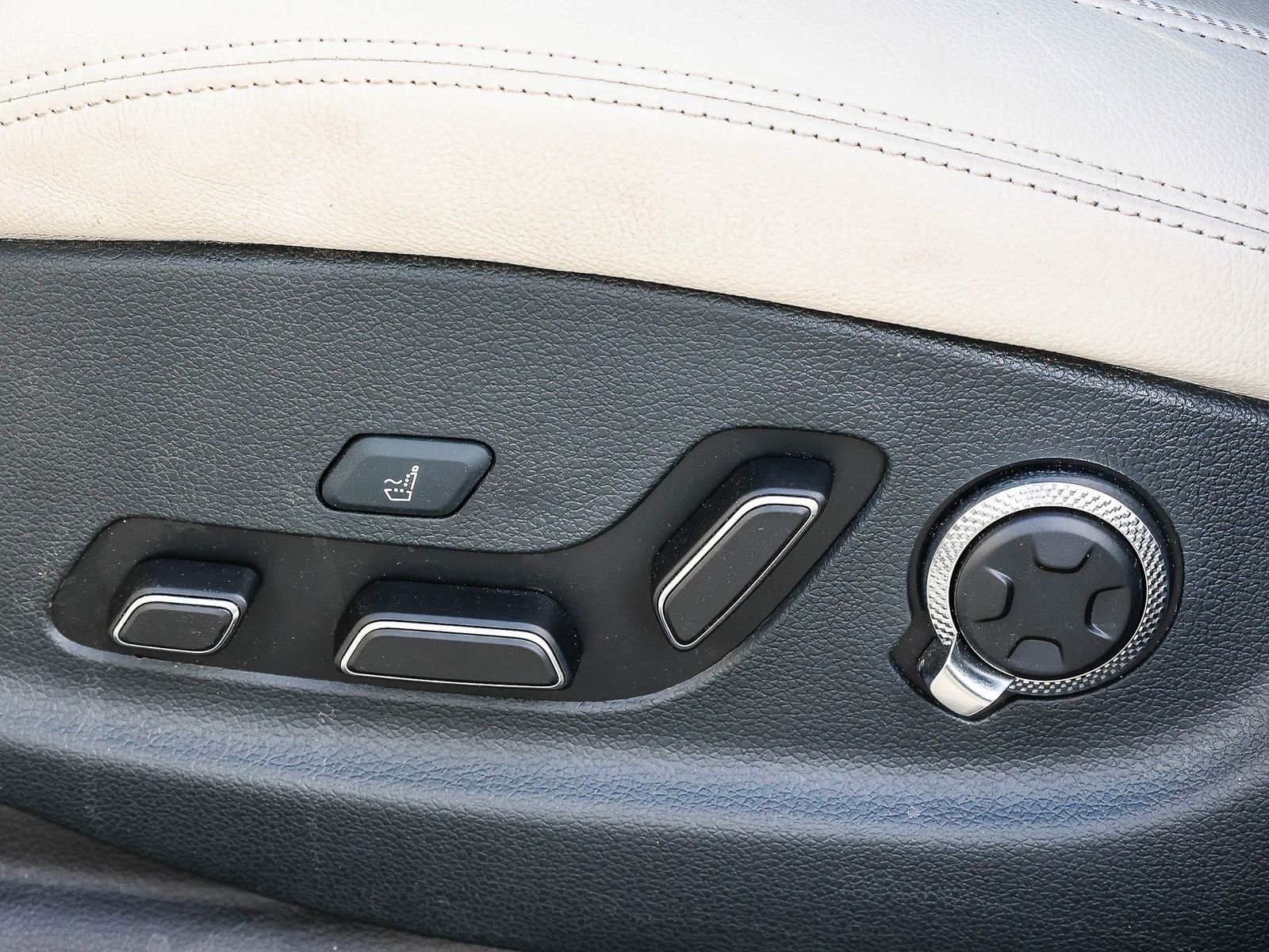 Used 2025 Genesis Electrified GV70 Advanced image 23