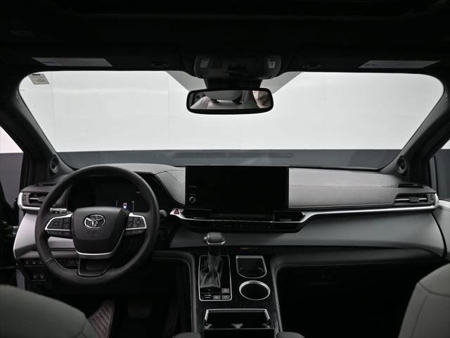 Certified 2025 Toyota Sienna XSE w/ XSE Plus Package AWD/4WD image 31